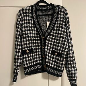BLACK AND WHITE SWEATER